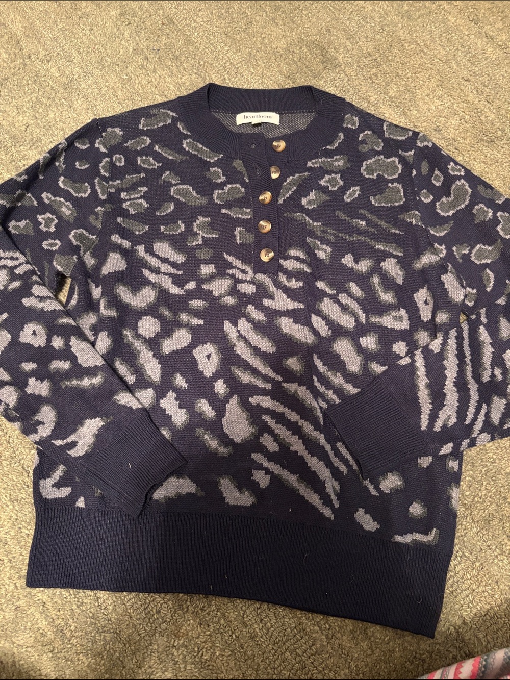 Heartloom leopard print Henley sweater S